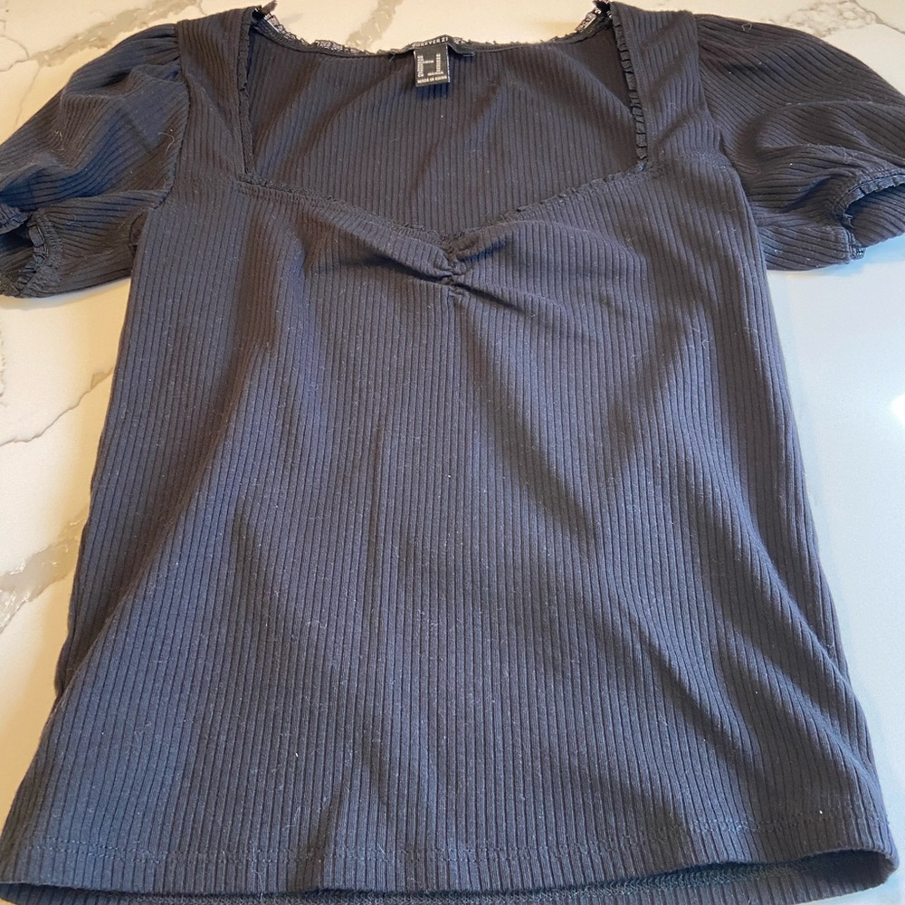 Forever 21 size Small black shirt